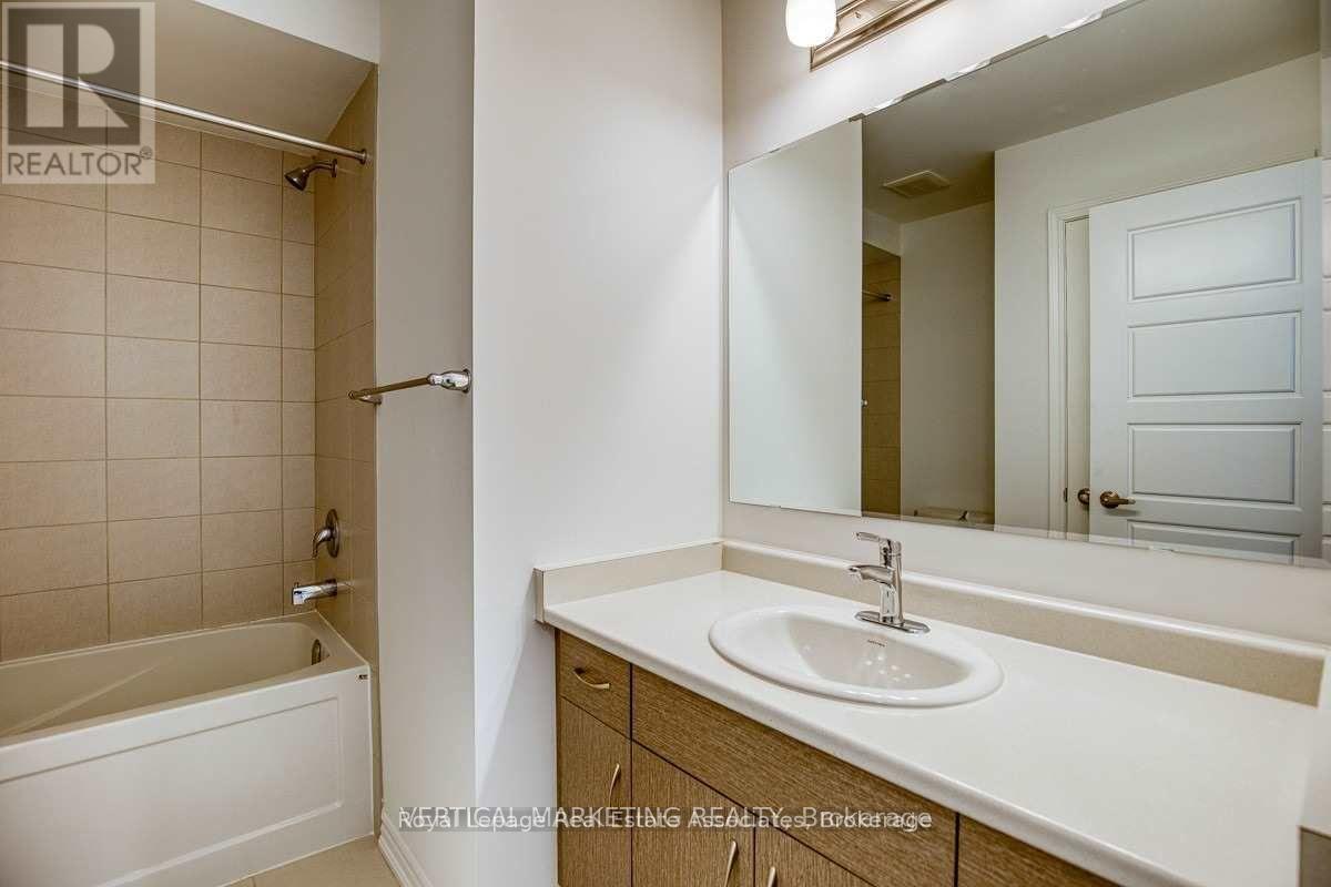 47 Routley Street, Kitchener, Ontario  N2R 0S2 - Photo 11 - X12927228