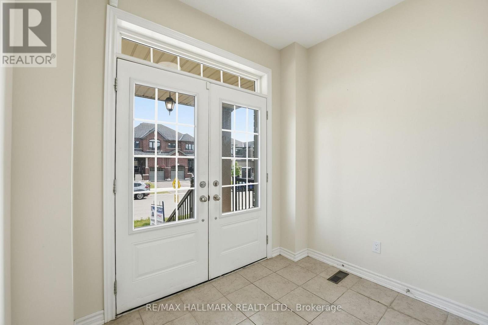 20 Bertram Gate, Whitby, Ontario  L1N 9Y6 - Photo 3 - E13457982