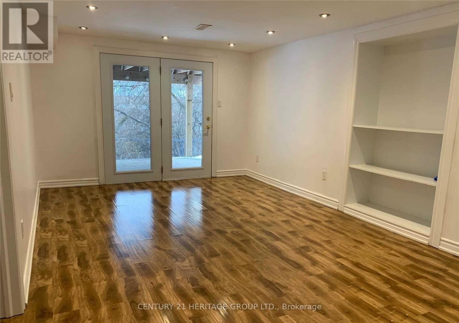 BASEMENT - 27 HAMMOND DRIVE, Aurora, Ontario
