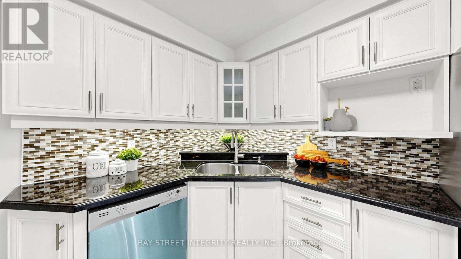 158 Largo Crescent, Vaughan, Ontario  L6A 1N1 - Photo 19 - N13460836