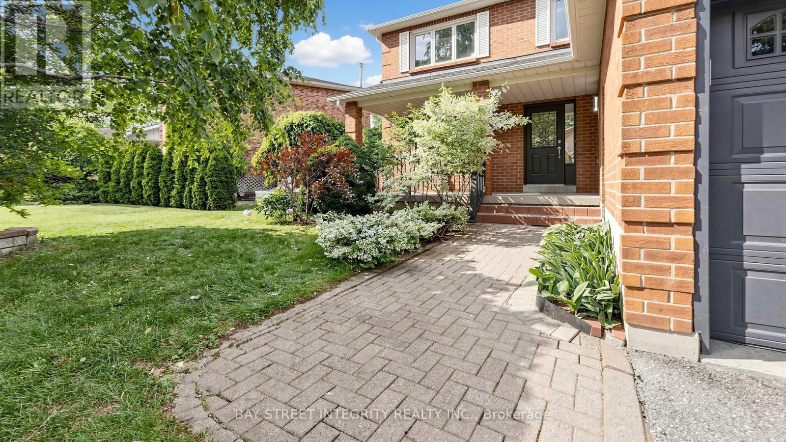 158 Largo Crescent, Vaughan, Ontario  L6A 1N1 - Photo 2 - N13460836