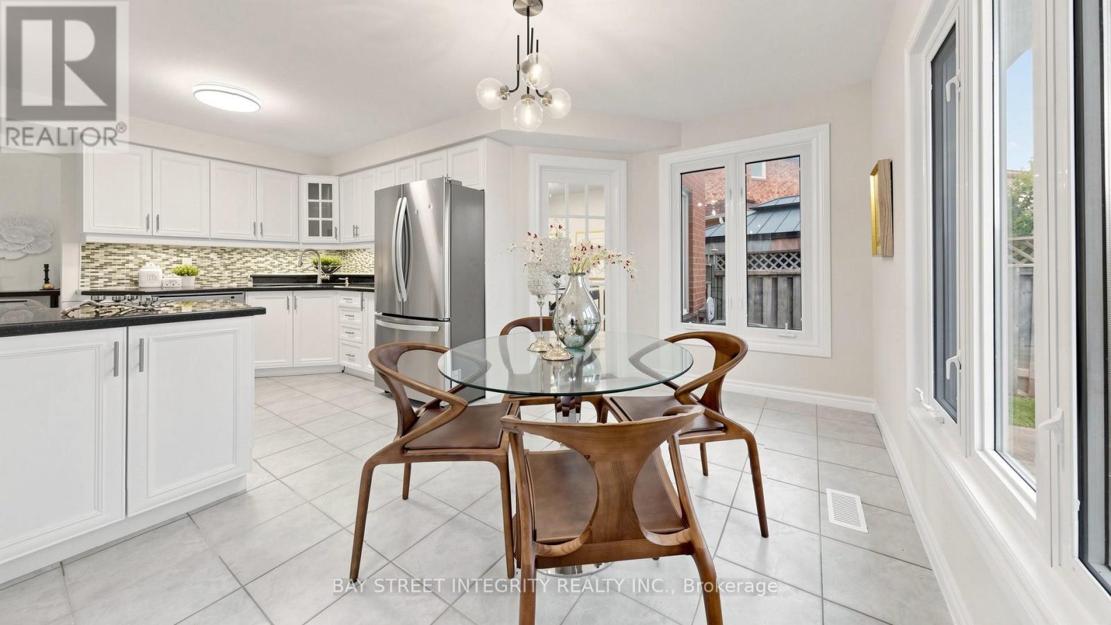 158 Largo Crescent, Vaughan, Ontario  L6A 1N1 - Photo 24 - N13460836