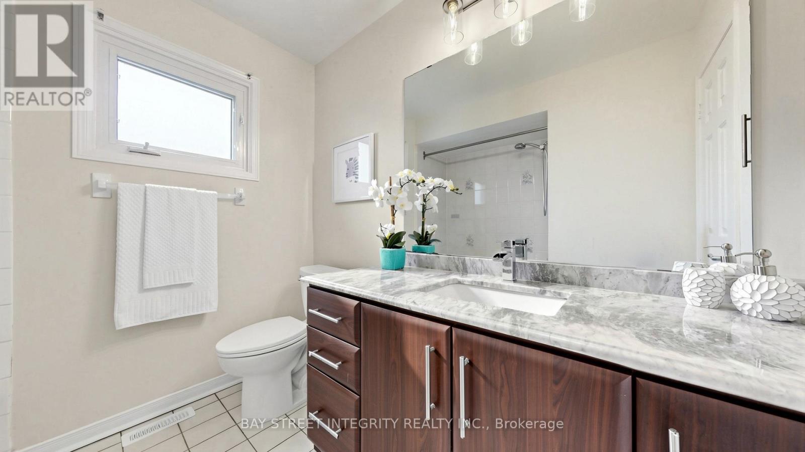 158 Largo Crescent, Vaughan, Ontario  L6A 1N1 - Photo 42 - N13460836