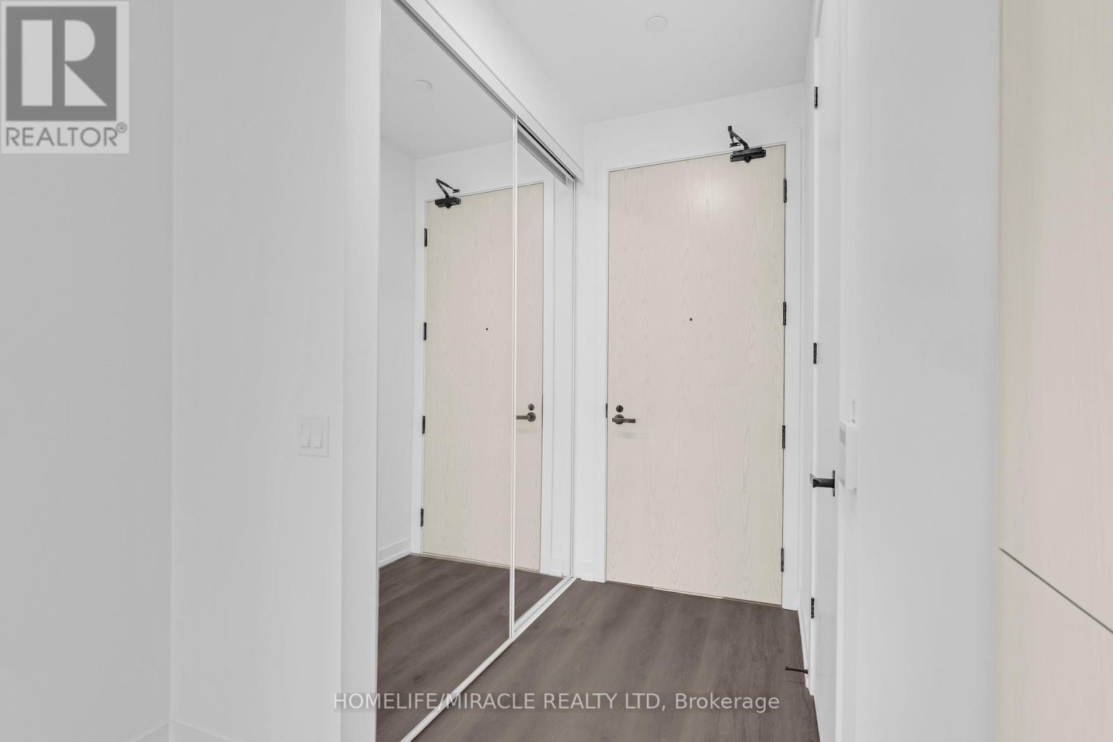 702 - 28 Interchange Way, Vaughan, Ontario  L4K 0P8 - Photo 9 - N13460866