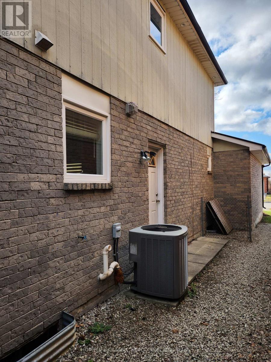 56 Gray Crescent, Richmond Hill, Ontario  L4C 5V5 - Photo 37 - N13460936