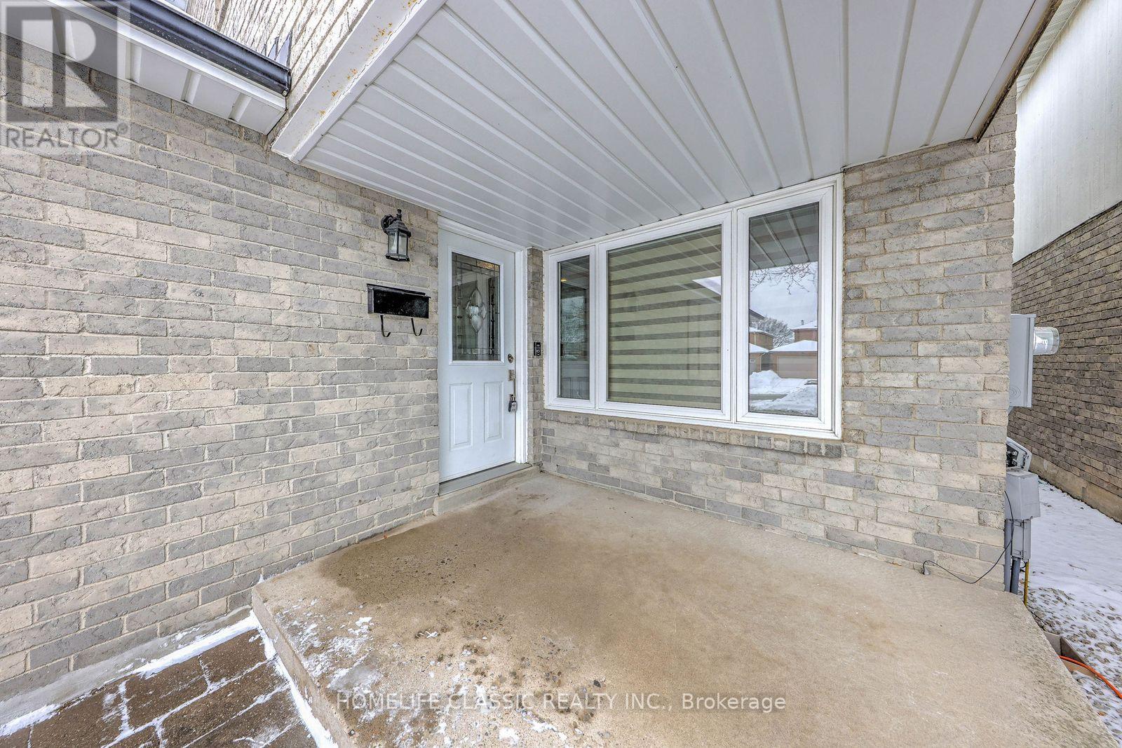 56 Gray Crescent, Richmond Hill, Ontario  L4C 5V5 - Photo 4 - N13460936
