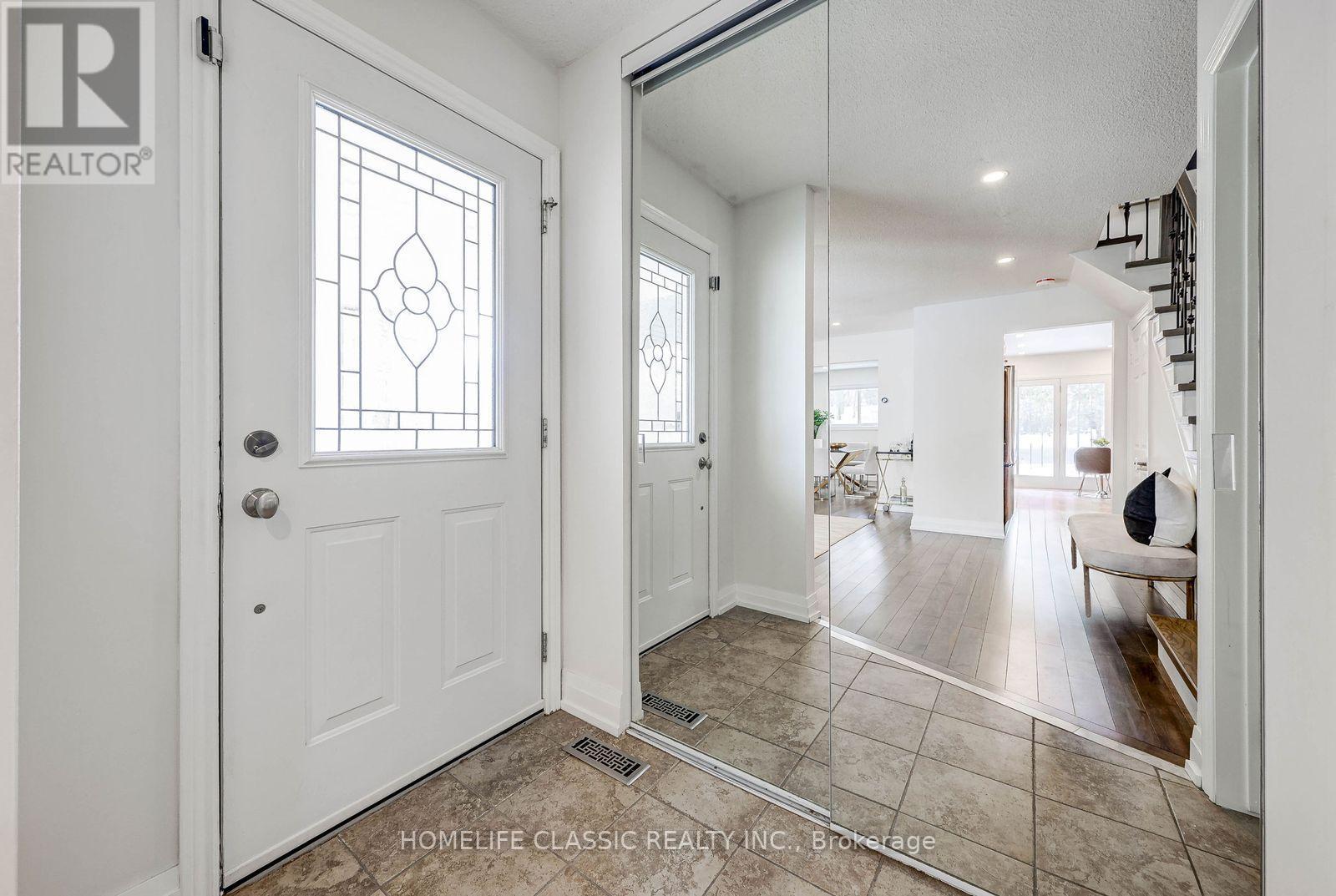 56 Gray Crescent, Richmond Hill, Ontario  L4C 5V5 - Photo 5 - N13460936