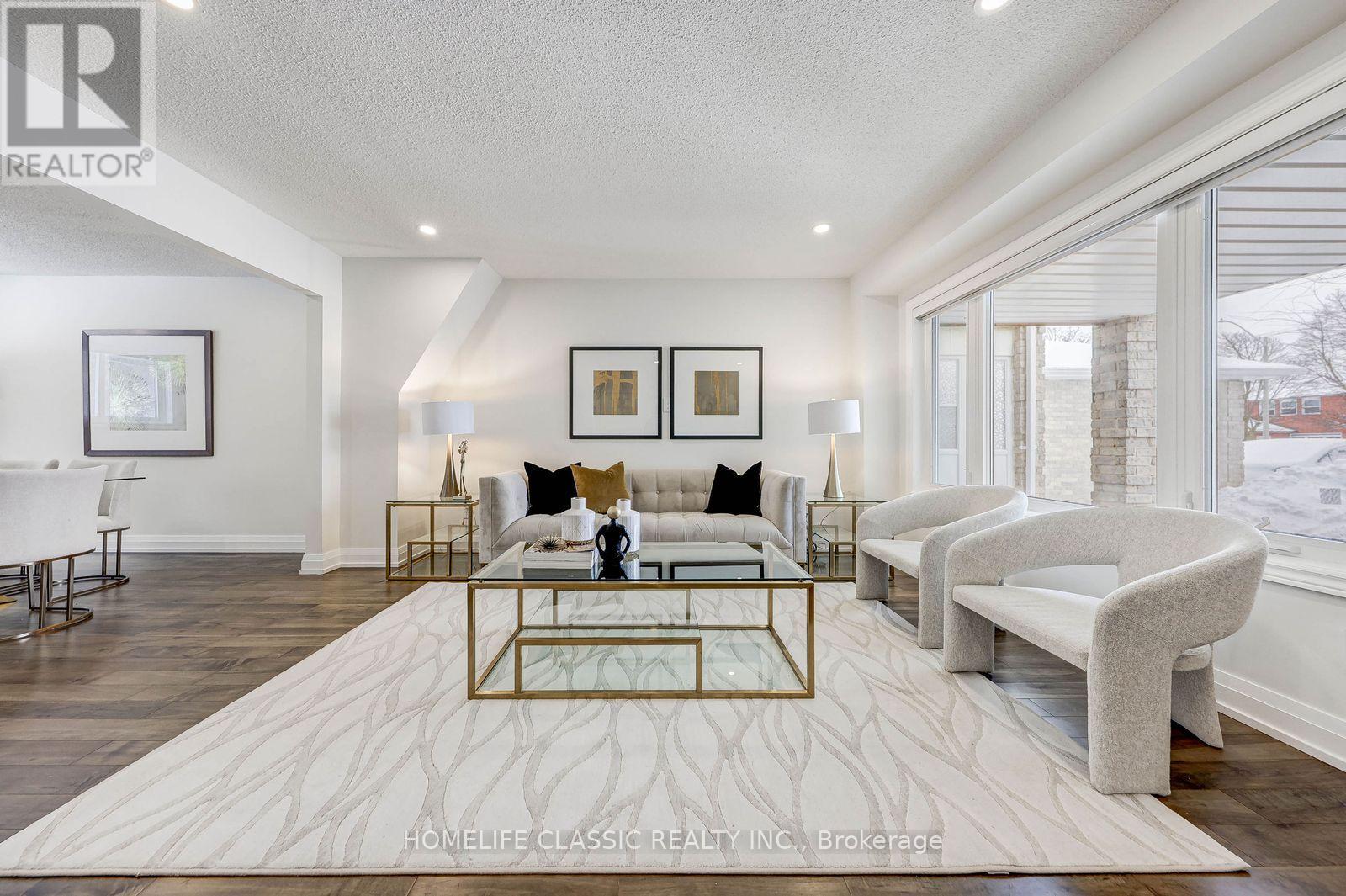 56 Gray Crescent, Richmond Hill, Ontario  L4C 5V5 - Photo 6 - N13460936