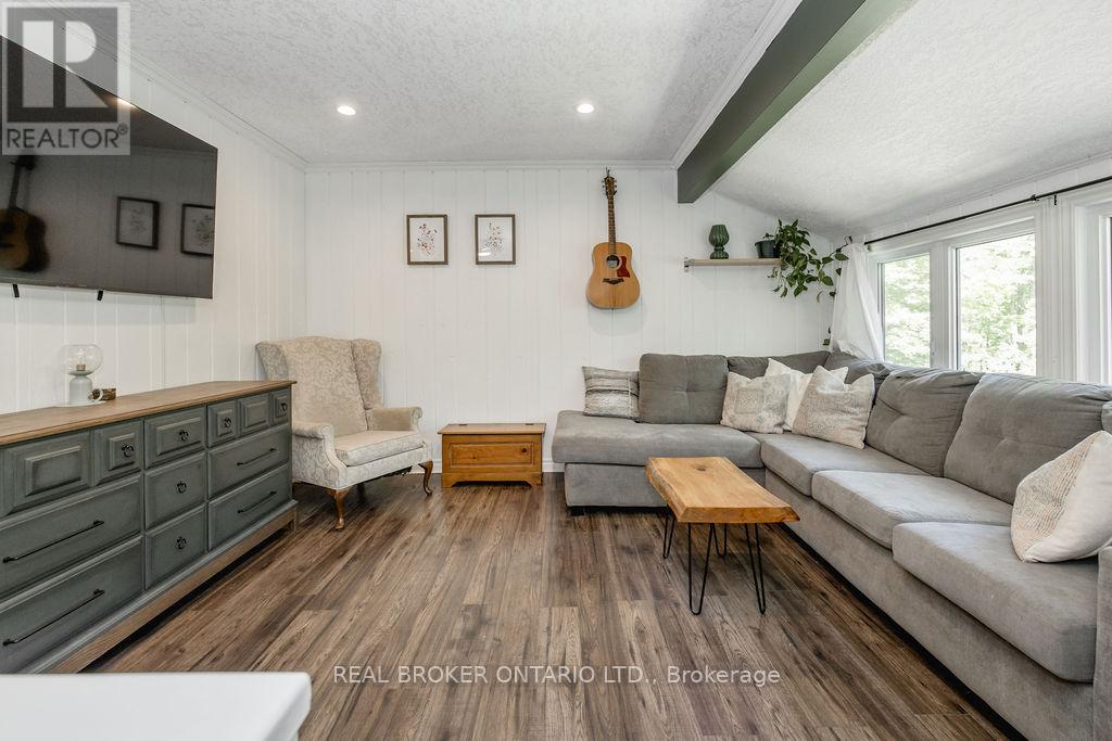 63 Huronwoods Drive, Oro-Medonte, Ontario  L0K 1E0 - Photo 26 - S13414178