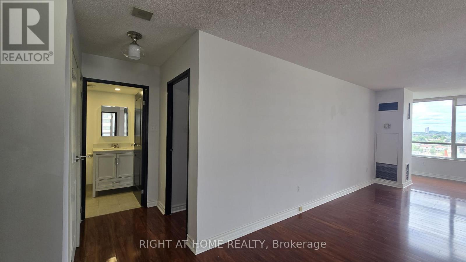 914 - 550 Webb Drive, Mississauga, Ontario  L5B 3Y4 - Photo 28 - W13450546