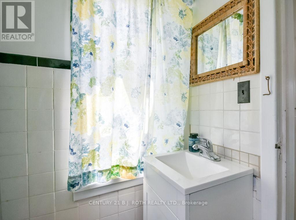 21 Benner Street, Orillia, Ontario  L3V 2G6 - Photo 15 - S13460828