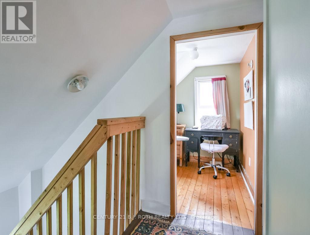 21 Benner Street, Orillia, Ontario  L3V 2G6 - Photo 22 - S13460828