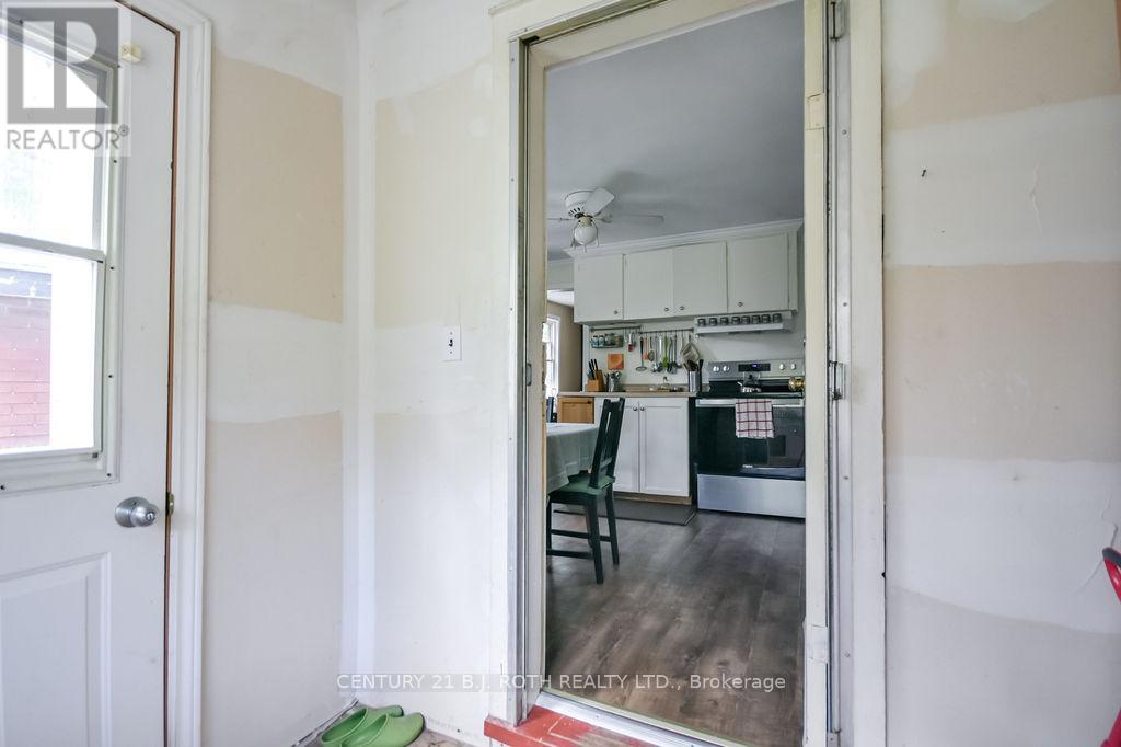 21 Benner Street, Orillia, Ontario  L3V 2G6 - Photo 23 - S13460828