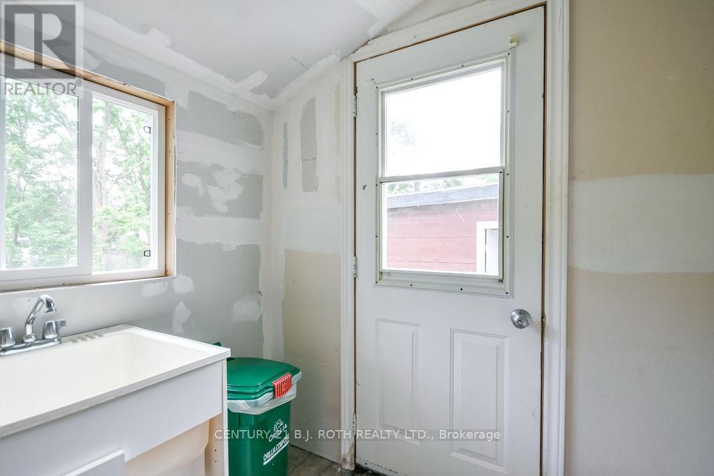 21 Benner Street, Orillia, Ontario  L3V 2G6 - Photo 25 - S13460828