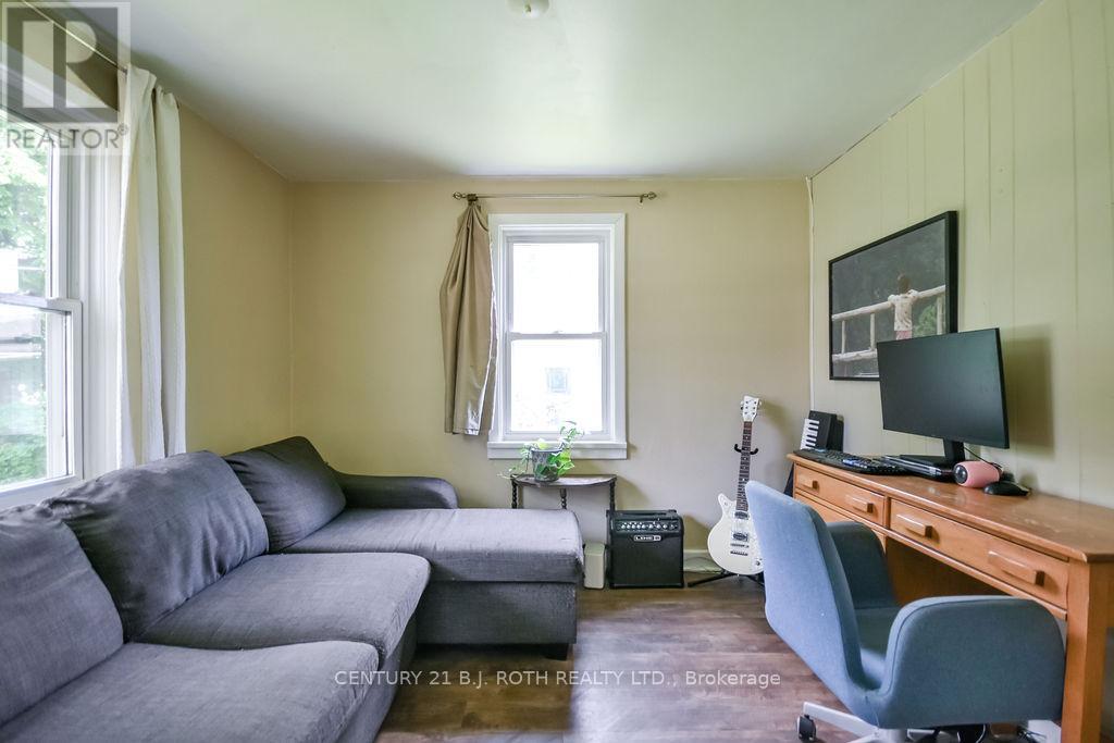 21 Benner Street, Orillia, Ontario  L3V 2G6 - Photo 8 - S13460828