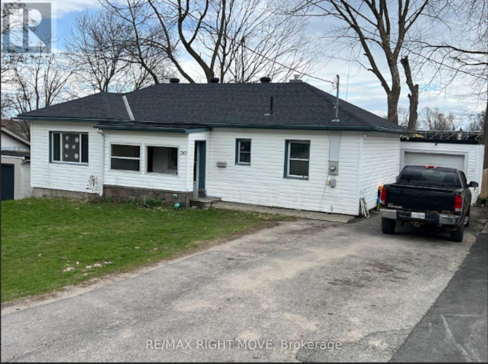 243 MCKINNELL STREET, Orillia, Ontario