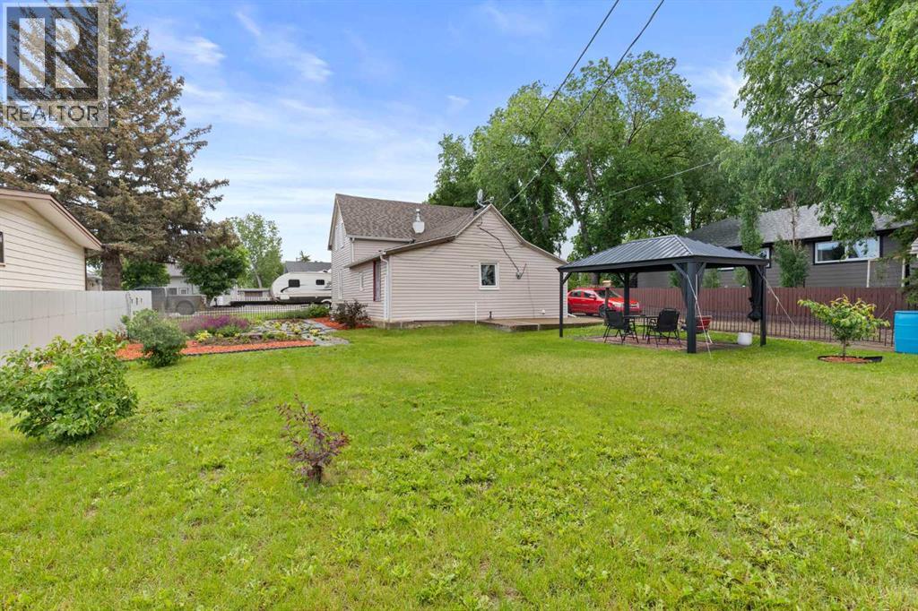 317 3 Street W, Bow Island, Alberta  T0K 0G0 - Photo 25 - A2318047