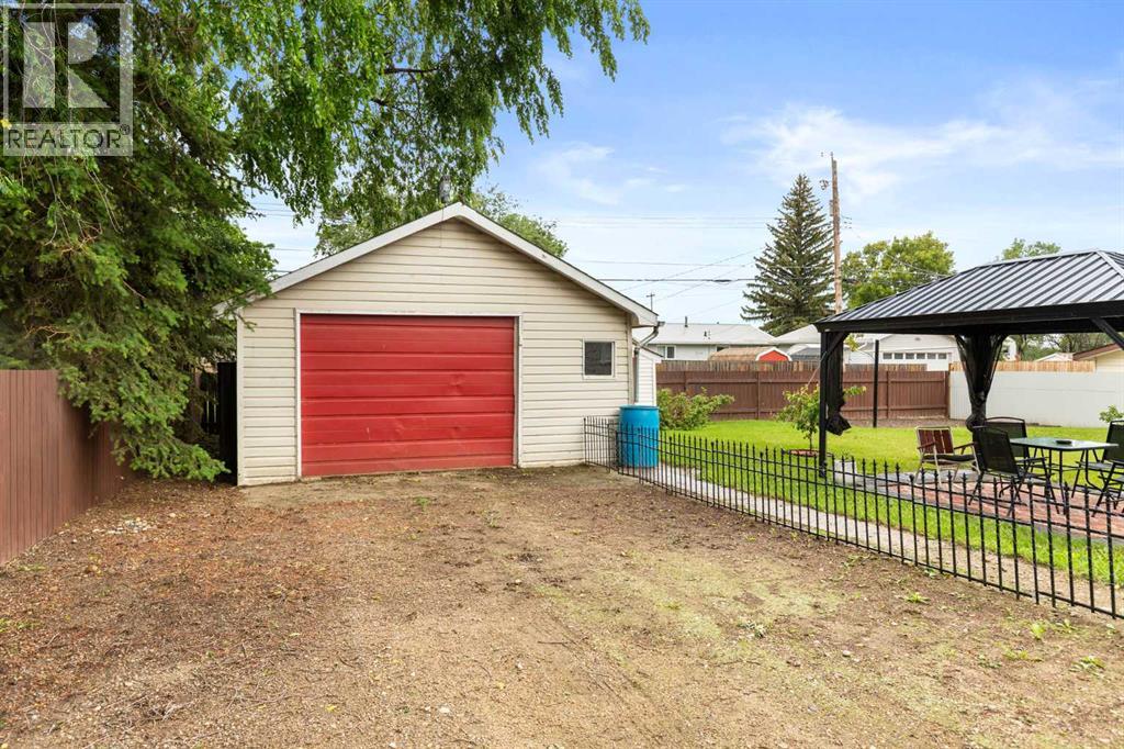 317 3 Street W, Bow Island, Alberta  T0K 0G0 - Photo 19 - A2318047