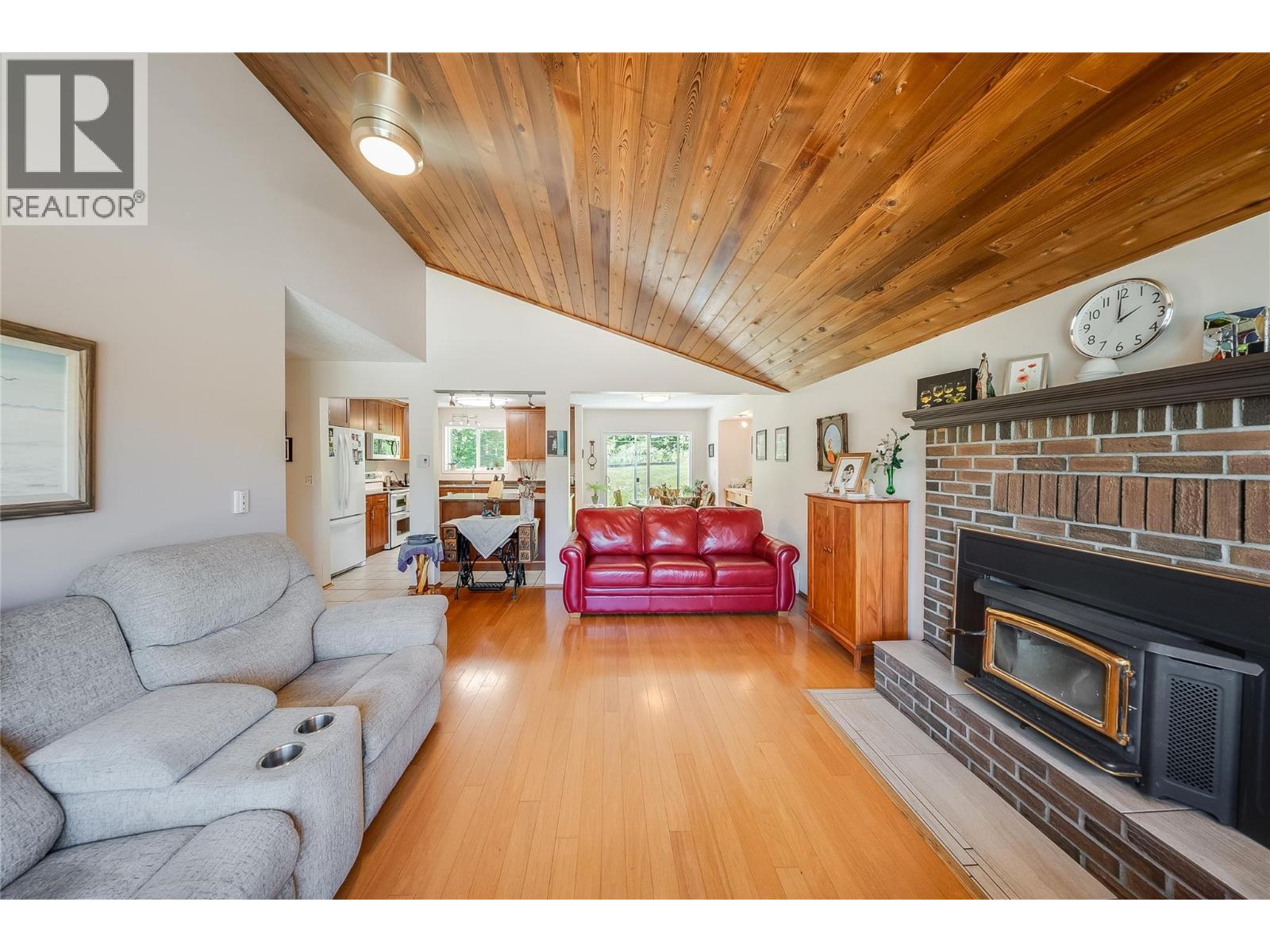 3404 Southridge Drive, Castlegar, British Columbia  V1N 4A7 - Photo 12 - 10391389