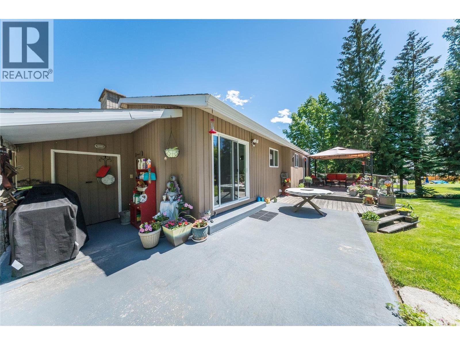 3404 Southridge Drive, Castlegar, British Columbia  V1N 4A7 - Photo 33 - 10391389