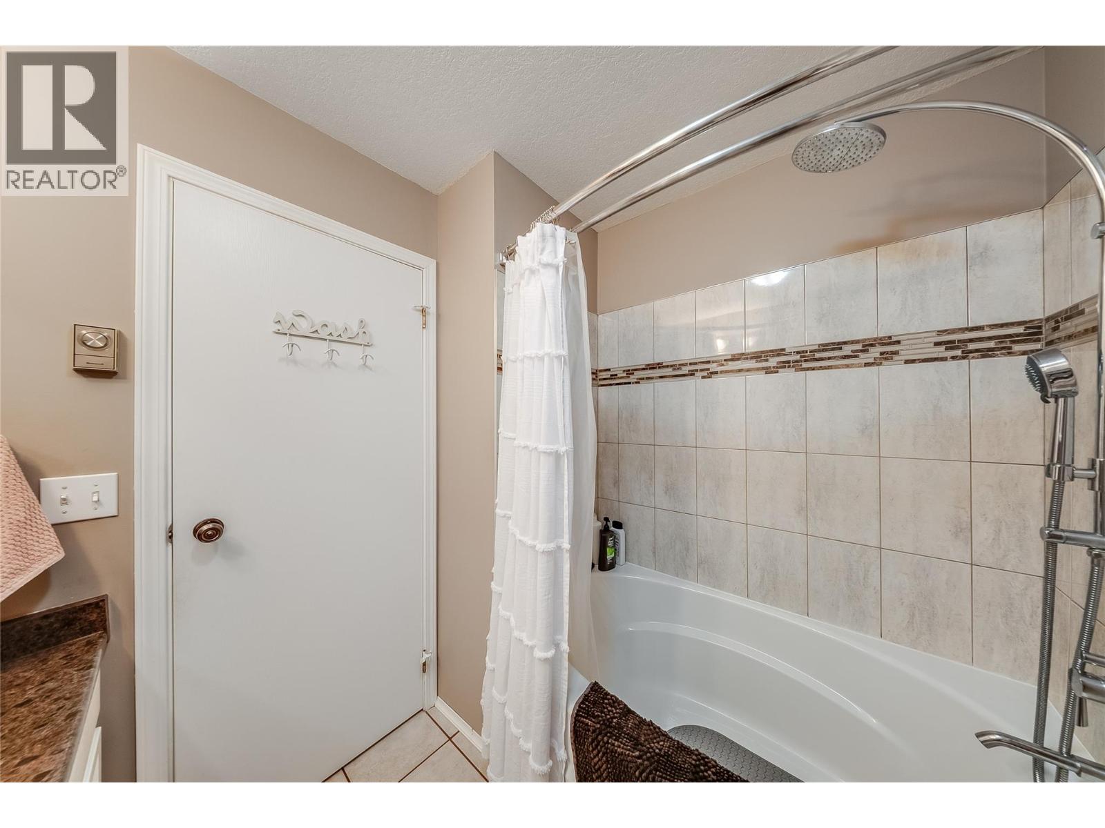 3404 Southridge Drive, Castlegar, British Columbia  V1N 4A7 - Photo 25 - 10391389