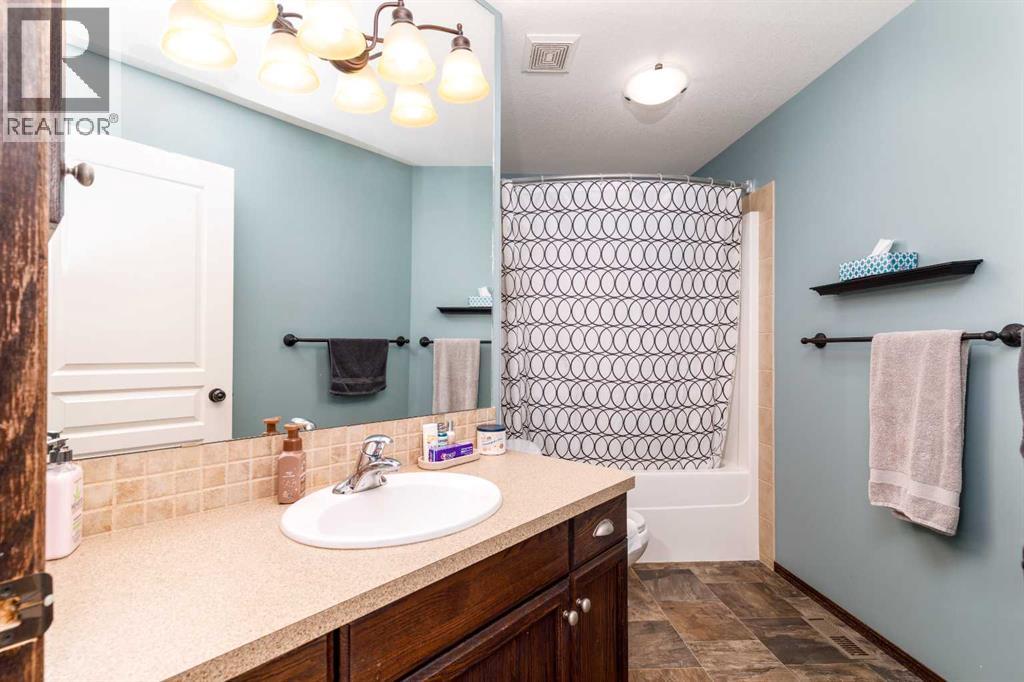 73 Lanterman Close, Red Deer, Alberta  T4R 3N3 - Photo 25 - A2318935