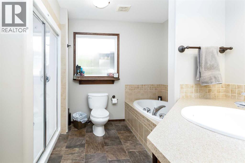 73 Lanterman Close, Red Deer, Alberta  T4R 3N3 - Photo 27 - A2318935