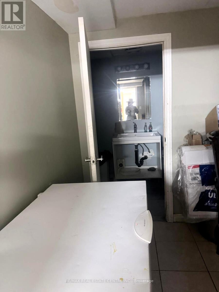 399 Keele Street W, Toronto, Ontario M6P 2K9 - Photo 12 - W13431106