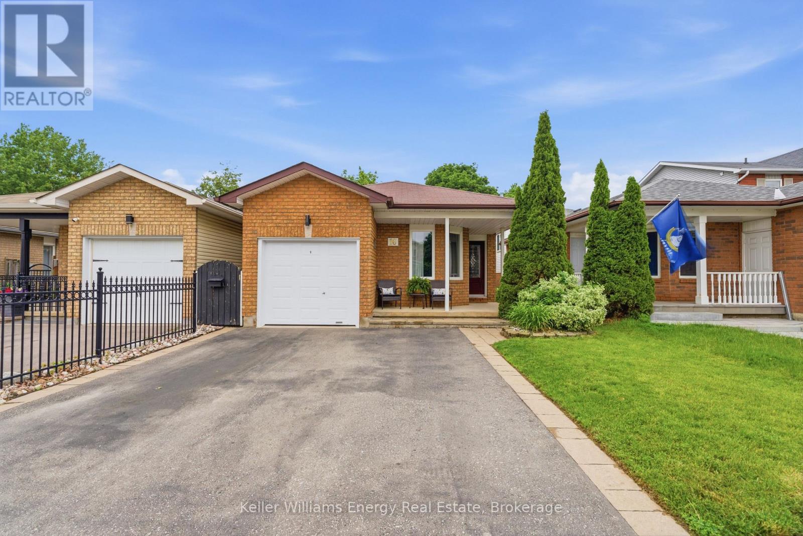 16 JOHN WALTER CRESCENT, Clarington, Ontario