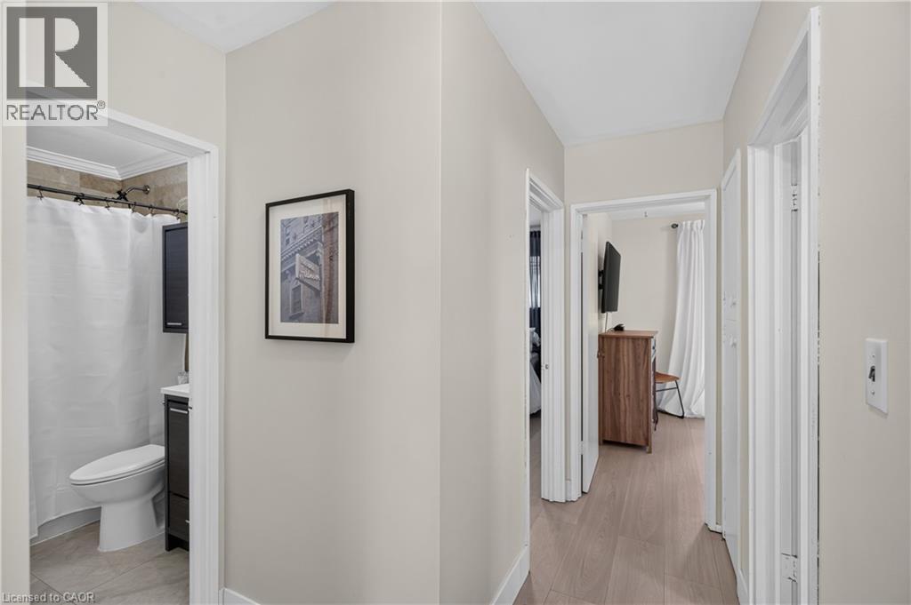 236 Hammersmith Court, Burlington, Ontario  L7L 4N7 - Photo 9 - 40840921