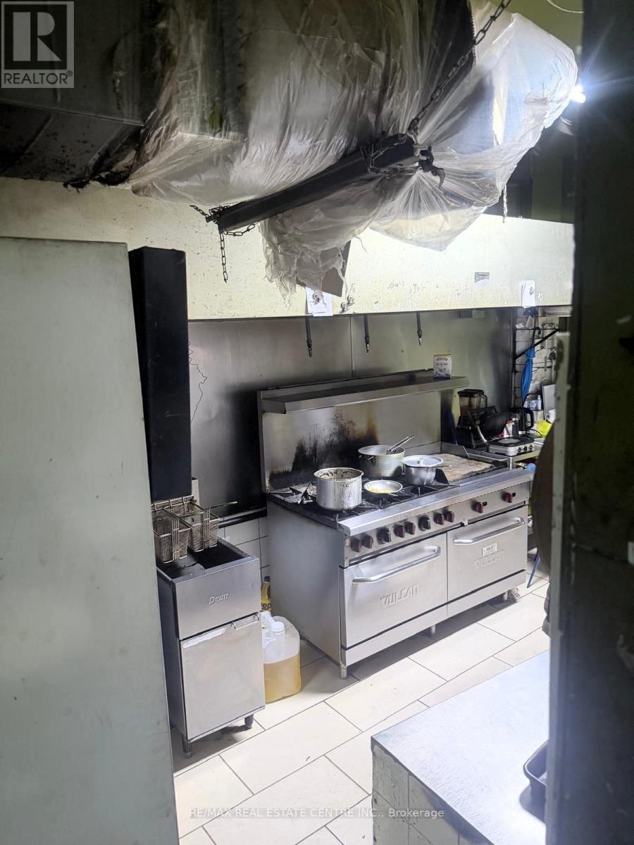399 Keele Street W, Toronto, Ontario M6P 2K9 - Photo 15 - W13431106