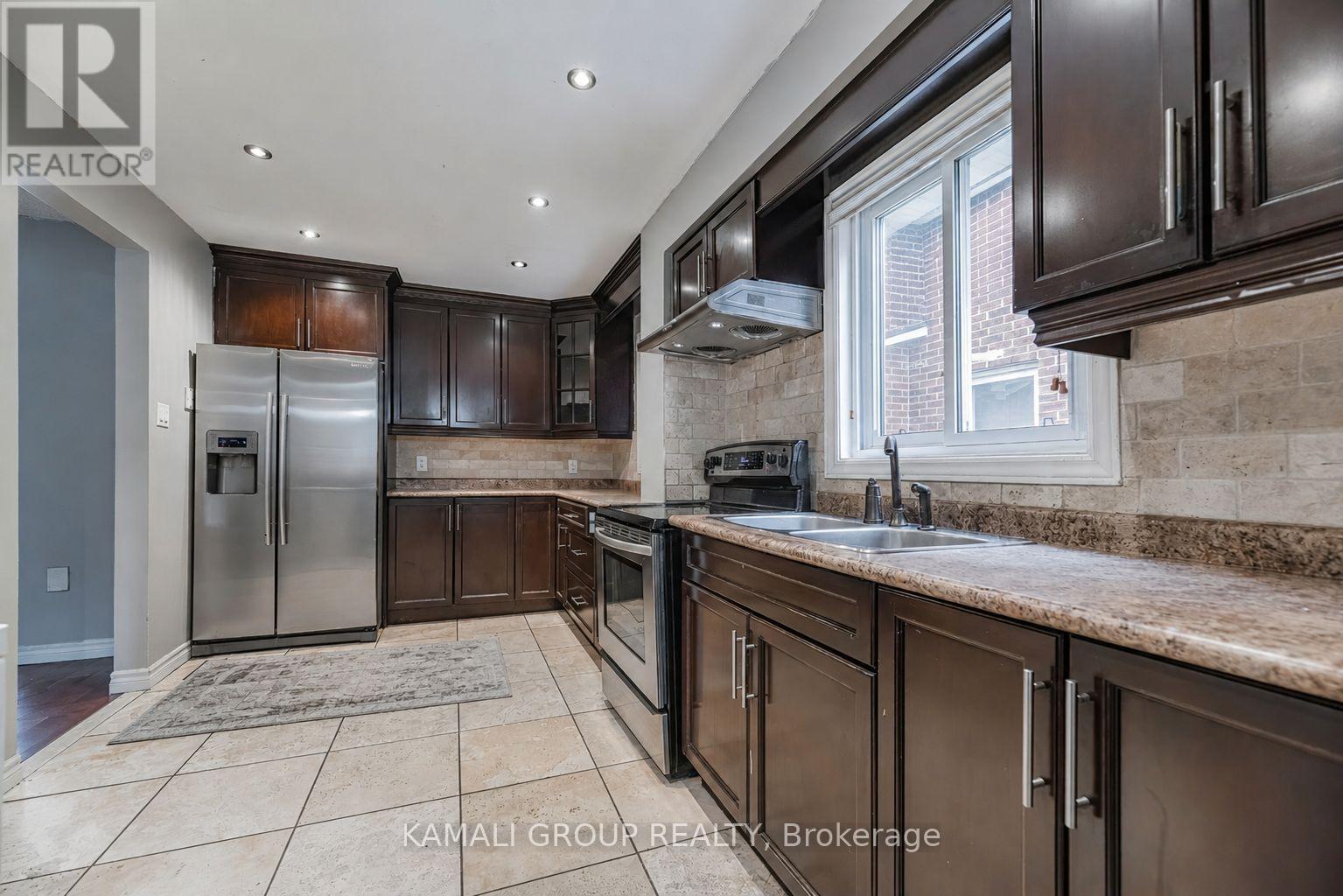 Main - 77 Ecclestone Drive, Brampton, Ontario  L6X 3M8 - Photo 4 - W13460880