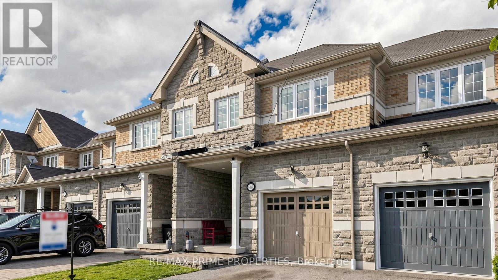 5169 Angel Stone Drive, Mississauga, Ontario  L5M 0L5 - Photo 2 - W13460990