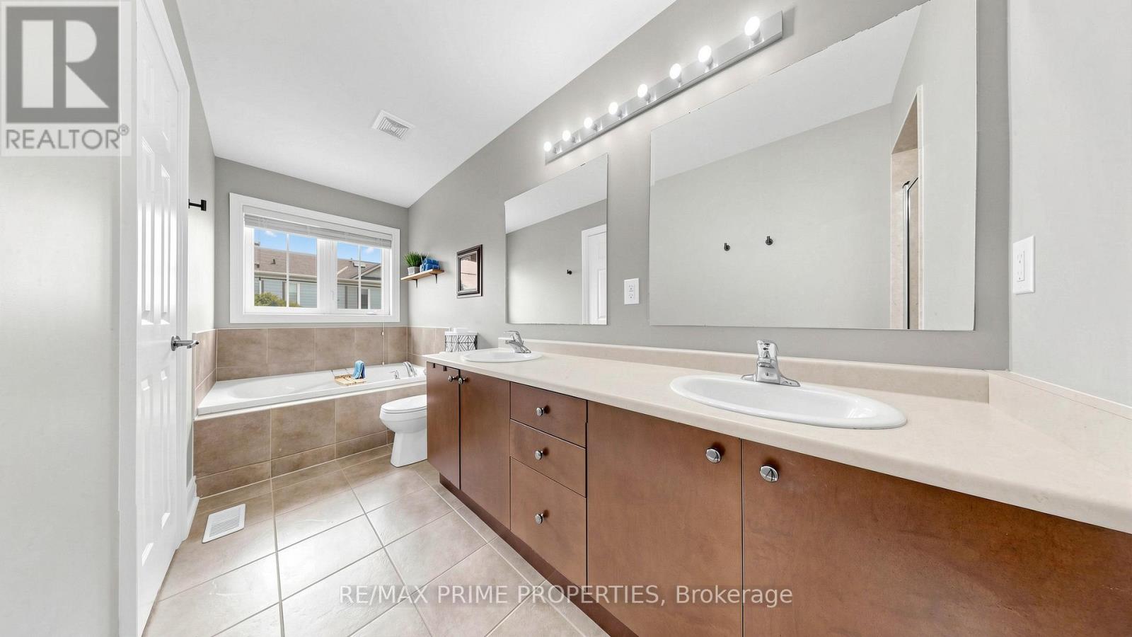 5169 Angel Stone Drive, Mississauga, Ontario  L5M 0L5 - Photo 24 - W13460990