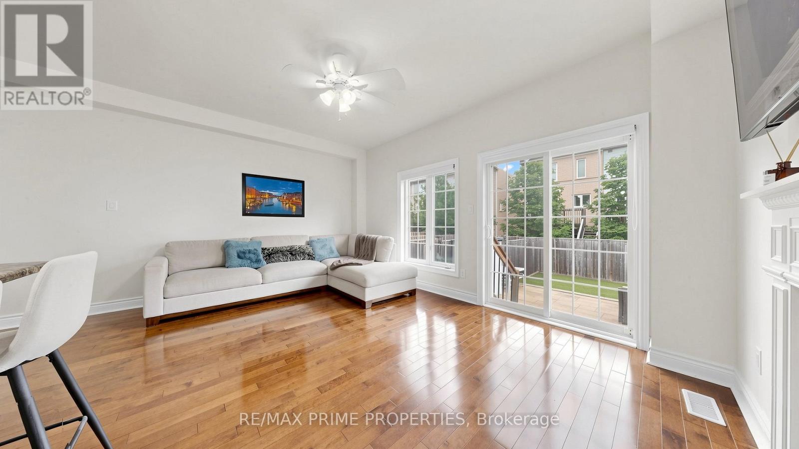 5169 Angel Stone Drive, Mississauga, Ontario  L5M 0L5 - Photo 3 - W13460990