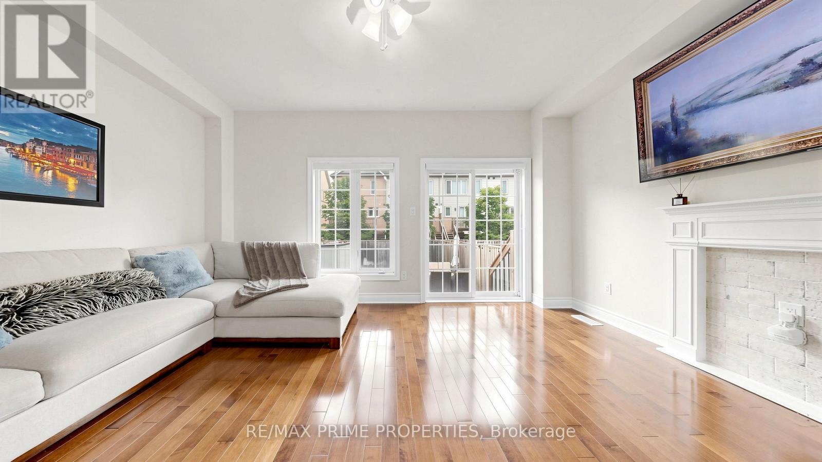 5169 Angel Stone Drive, Mississauga, Ontario  L5M 0L5 - Photo 4 - W13460990