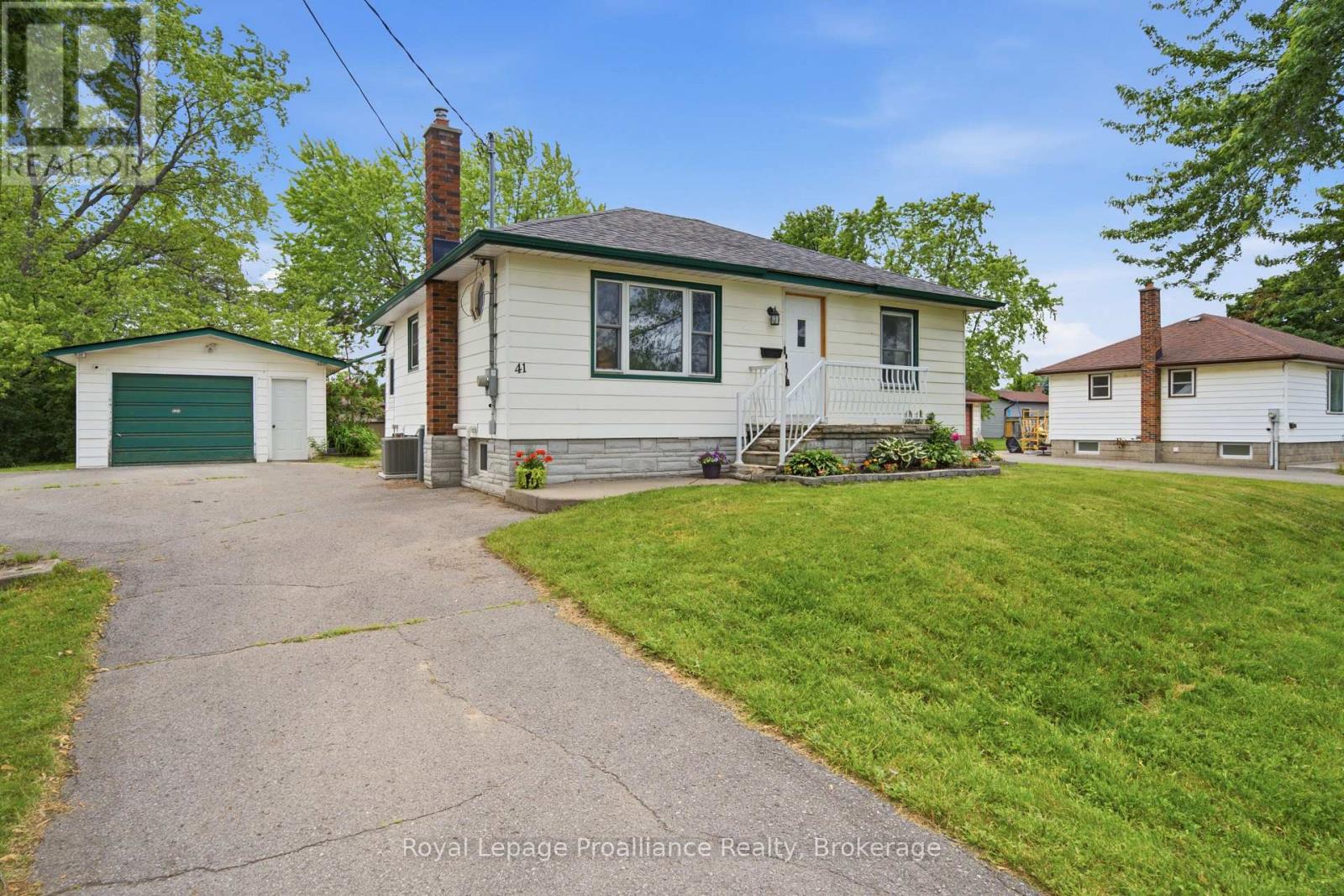 41 Tracey Street, Belleville, Ontario  K8P 2R7 - Photo 3 - X13461186