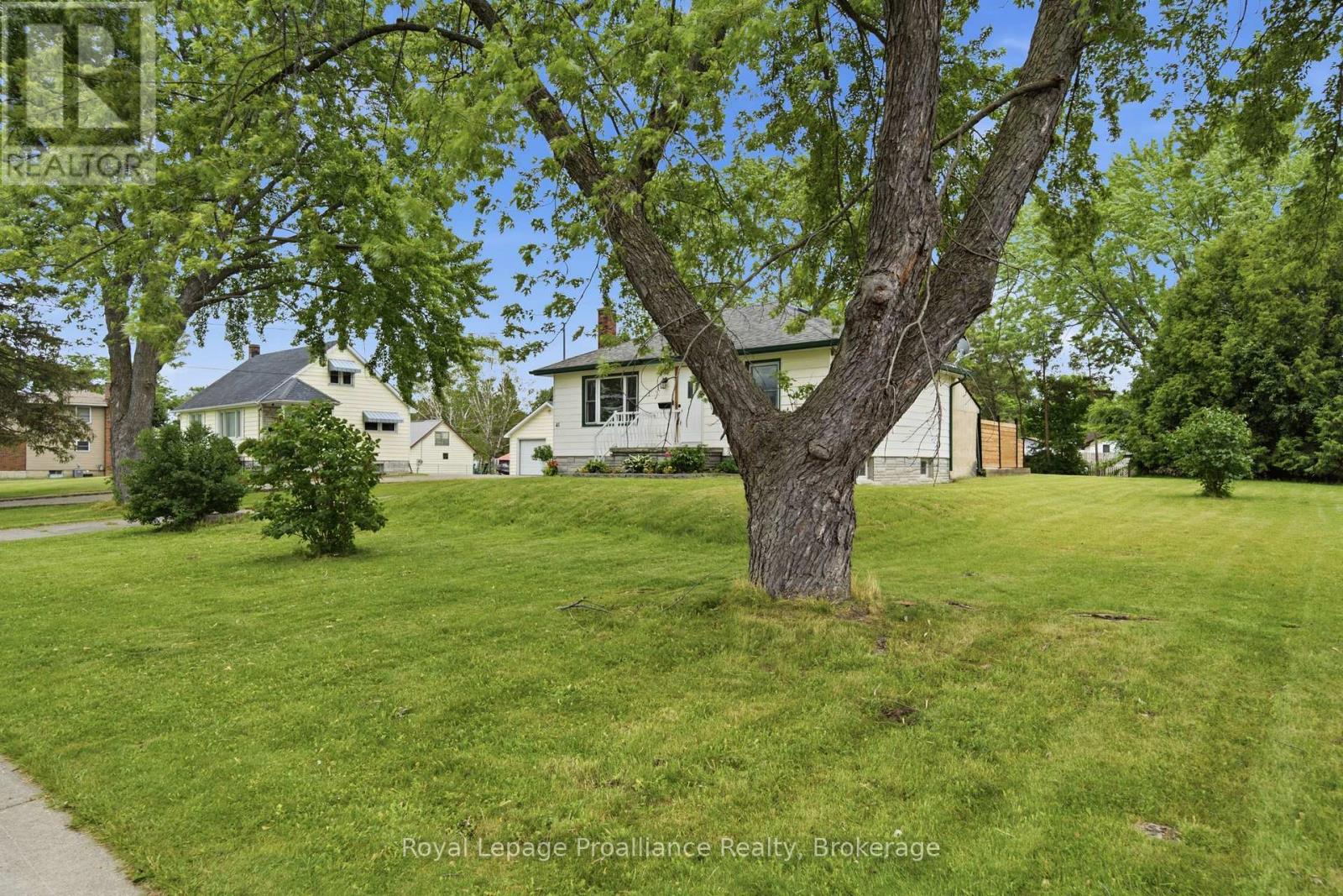 41 Tracey Street, Belleville, Ontario  K8P 2R7 - Photo 38 - X13461186