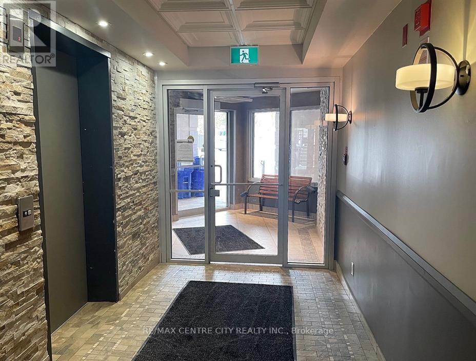 309 - 1 Jacksway Crescent, London North, Ontario  N5X 3T5 - Photo 2 - X13461176