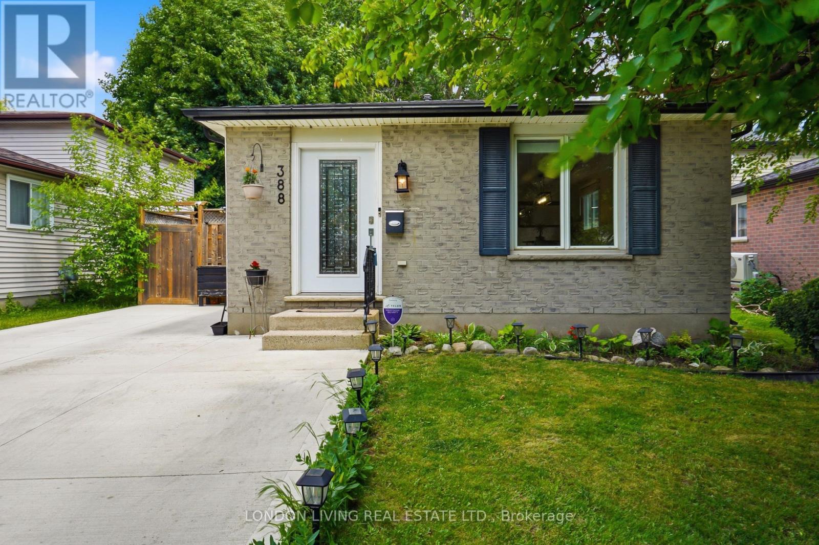 388 DEVERON CRESCENT, London South, Ontario