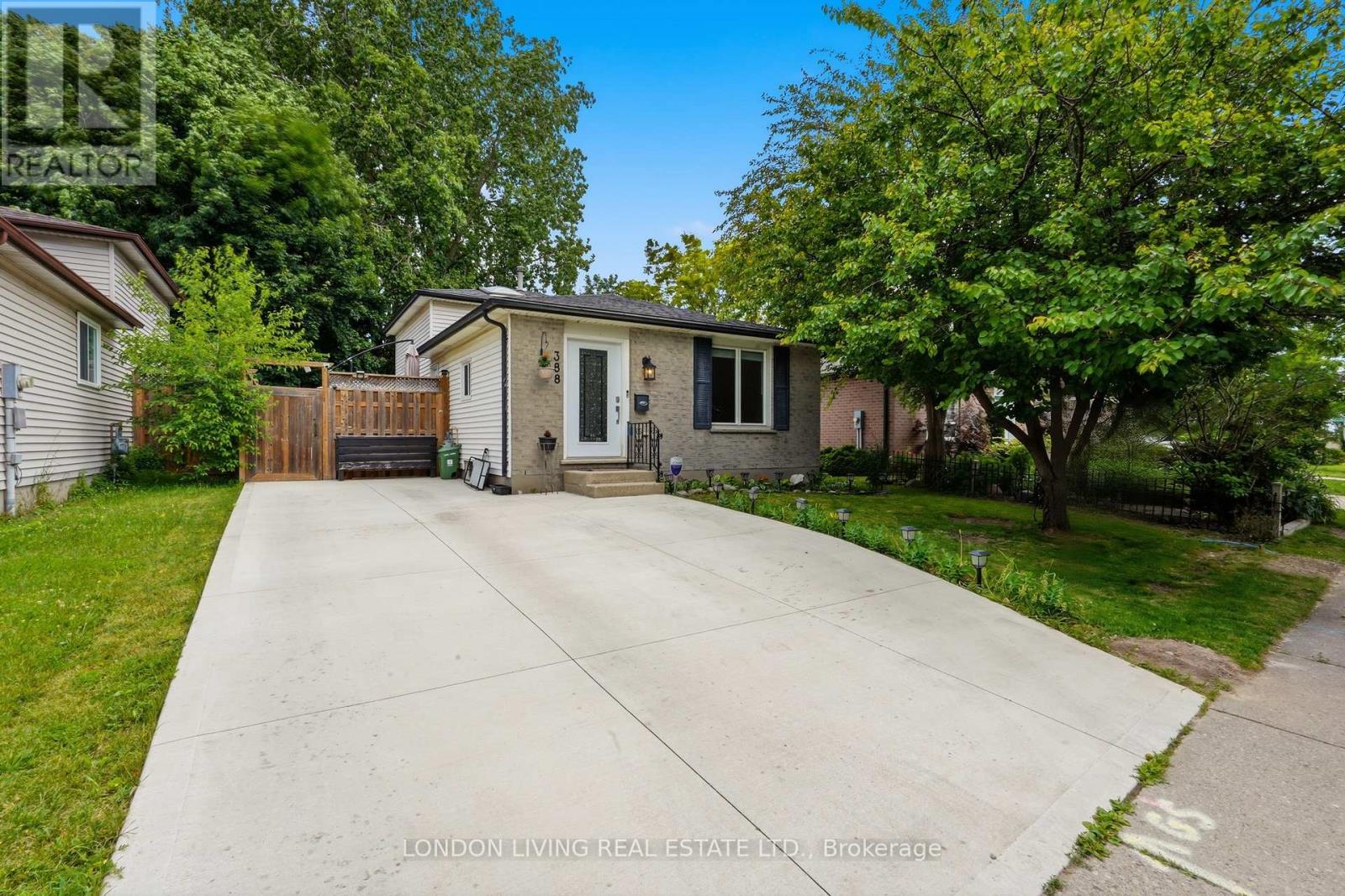 388 Deveron Crescent, London South, Ontario  N5Z 4S3 - Photo 2 - X13461248