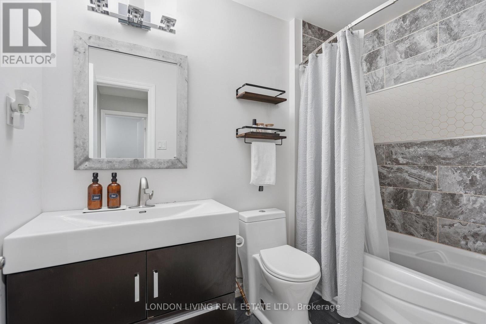 388 Deveron Crescent, London South, Ontario  N5Z 4S3 - Photo 23 - X13461248