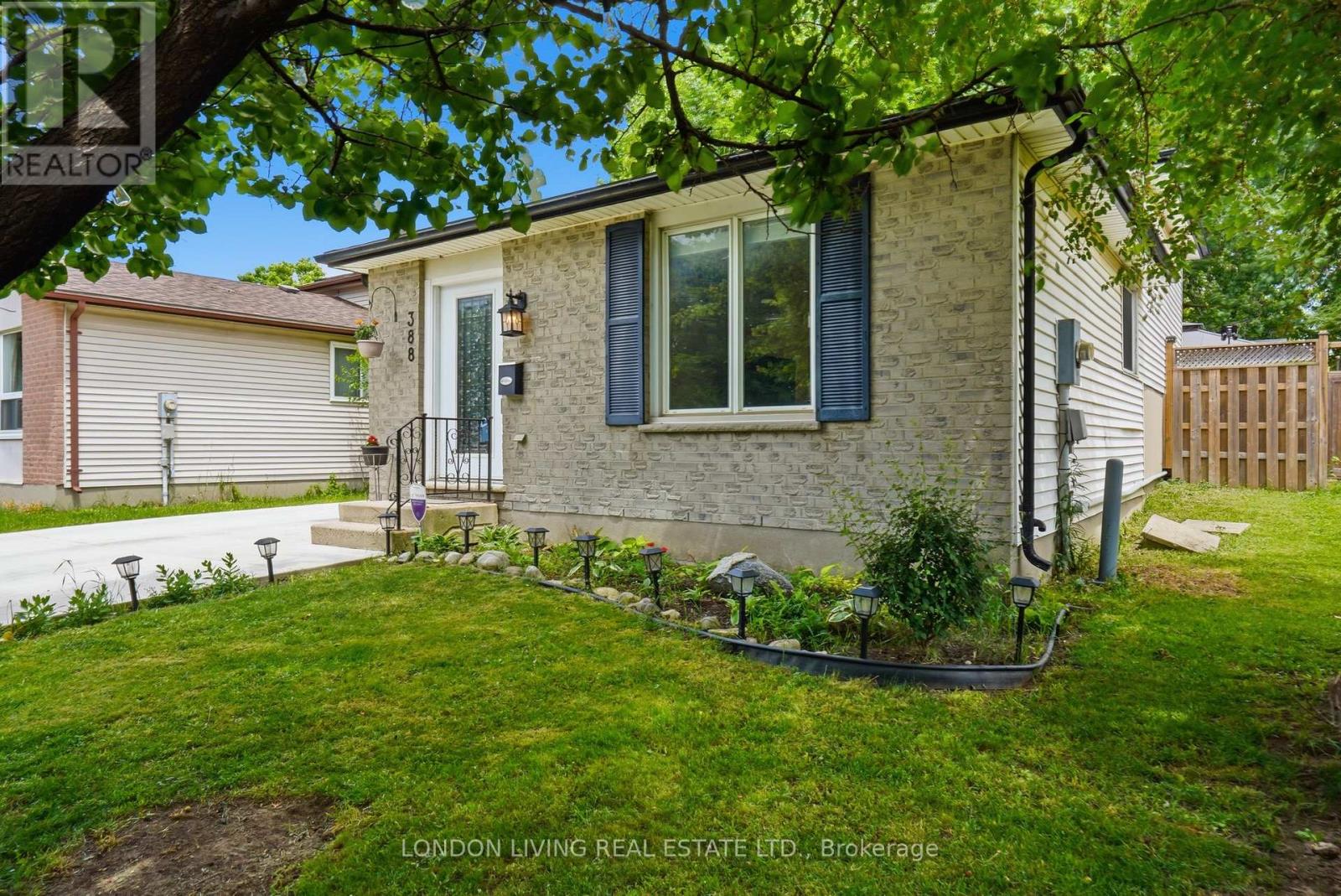 388 Deveron Crescent, London South, Ontario  N5Z 4S3 - Photo 3 - X13461248