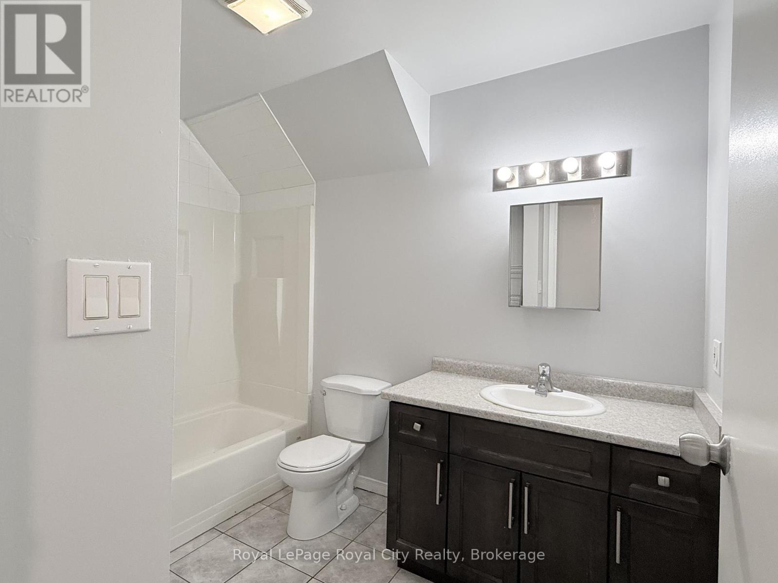 2 - 116 Wyndham Street, Guelph (Downtown), Ontario  N1H 4E8 - Photo 7 - X13461310