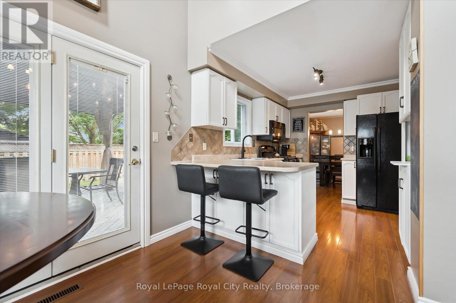 729 Woodhill Dr, Centre Wellington, Ontario  N1M 3M8 - Photo 10 - X13461396