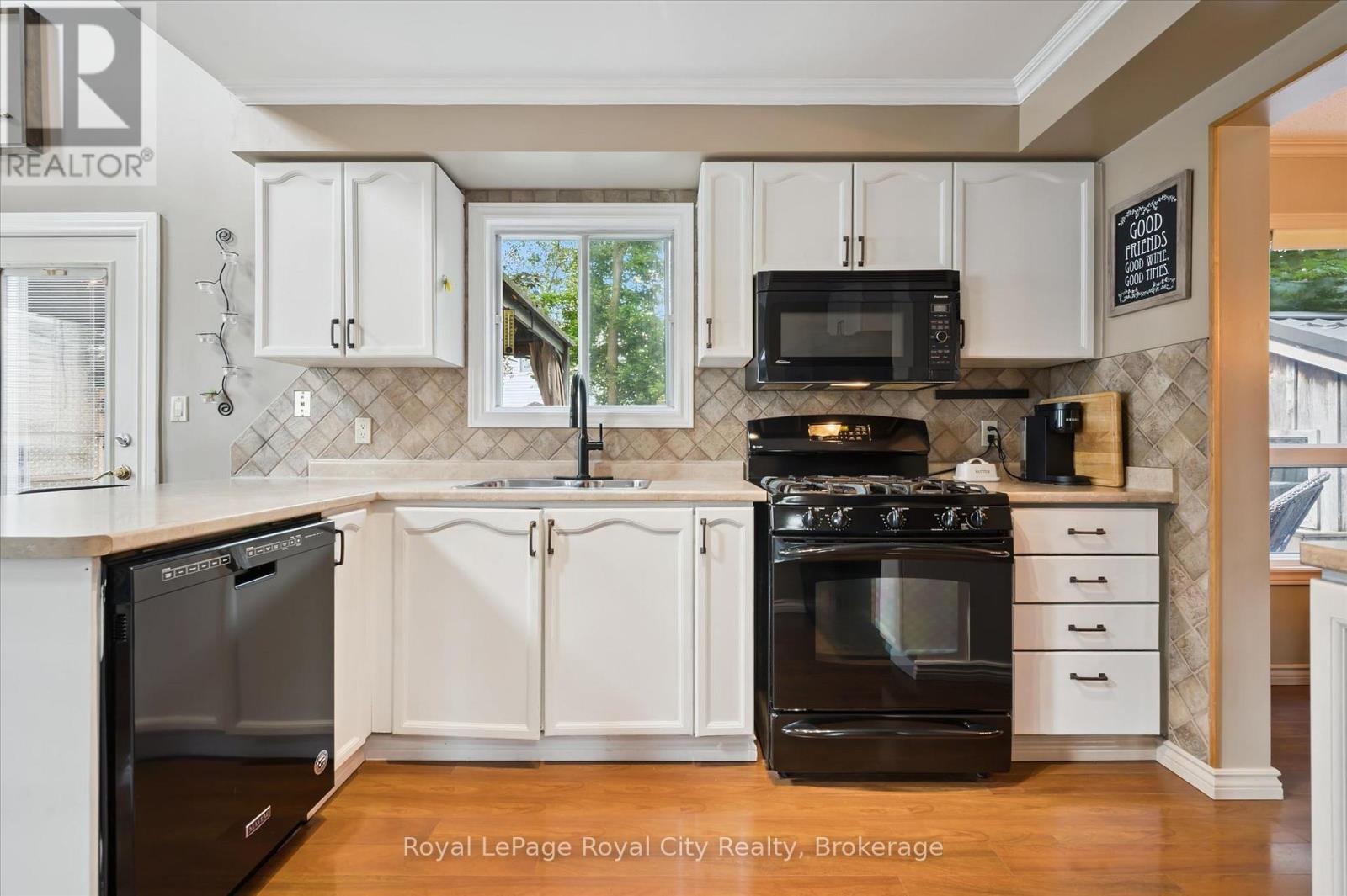 729 Woodhill Dr, Centre Wellington, Ontario  N1M 3M8 - Photo 12 - X13461396