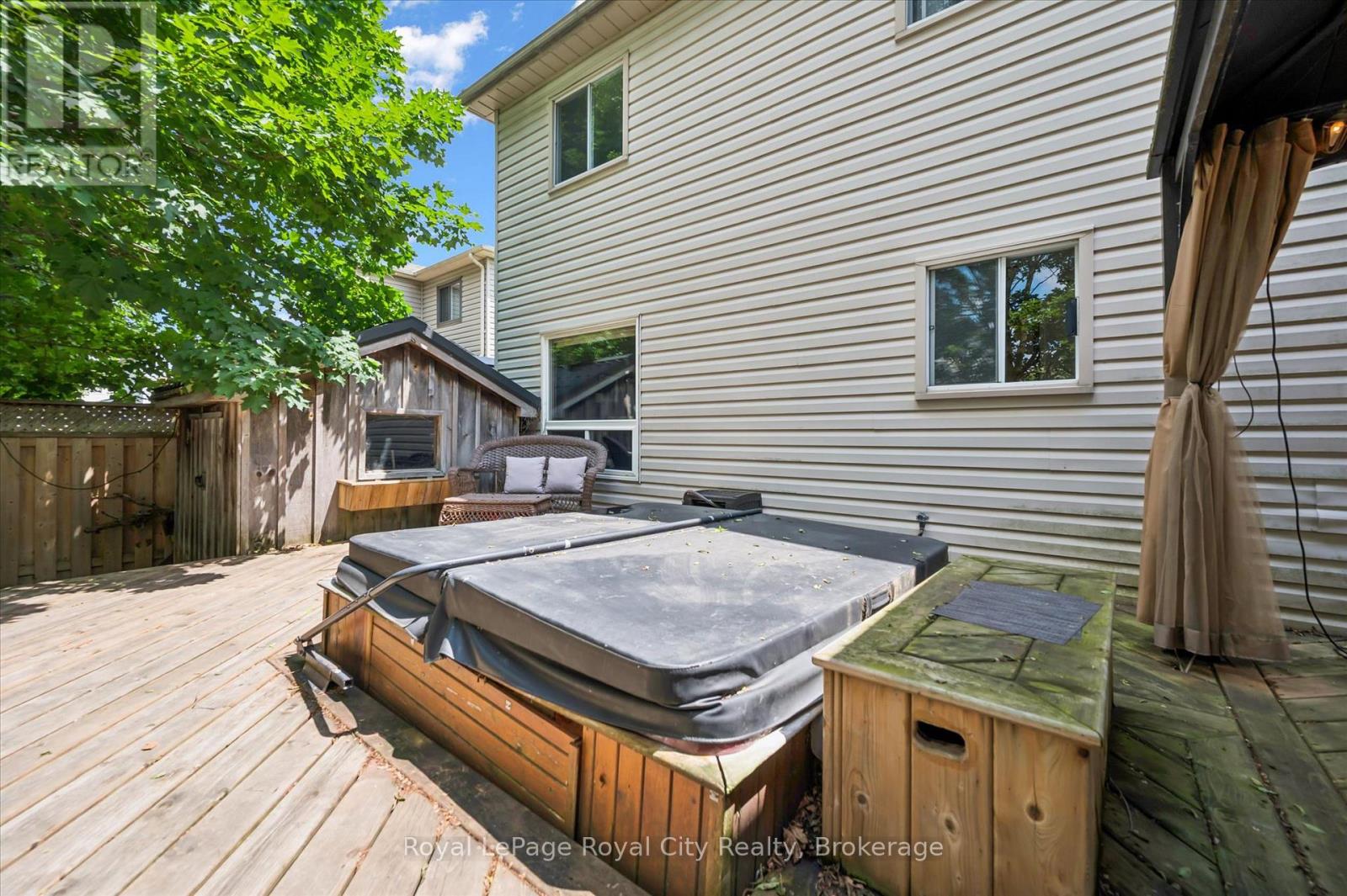 729 Woodhill Dr, Centre Wellington, Ontario  N1M 3M8 - Photo 38 - X13461396
