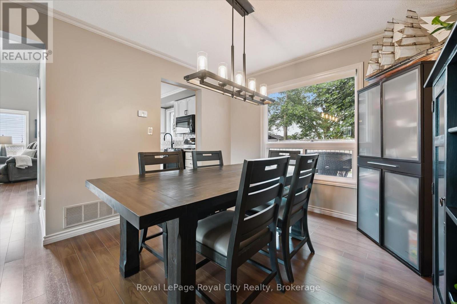 729 Woodhill Dr, Centre Wellington, Ontario  N1M 3M8 - Photo 9 - X13461396