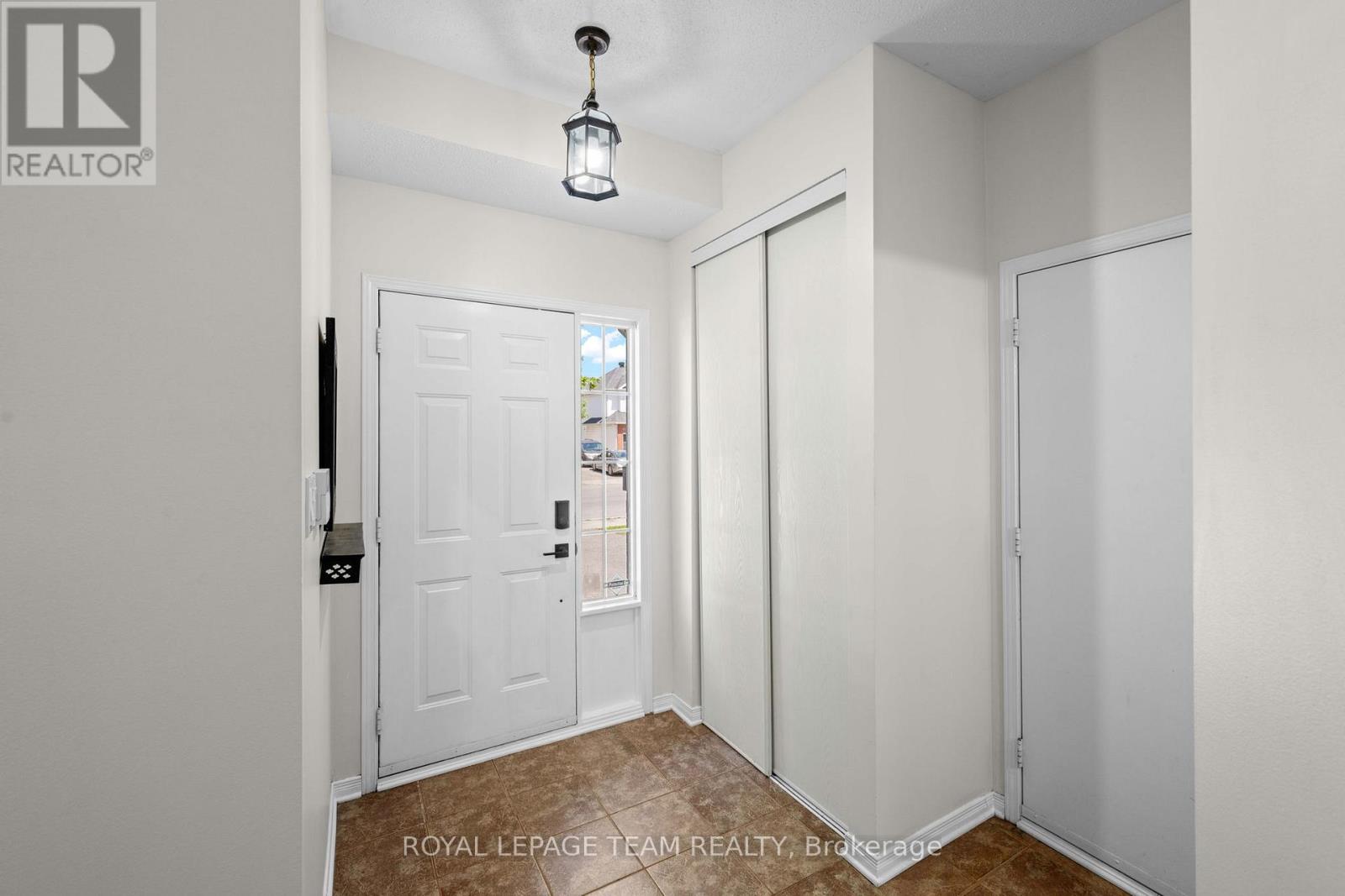 73 Deerfox Drive, Ottawa, Ontario  K2J 4V1 - Photo 3 - X13461046