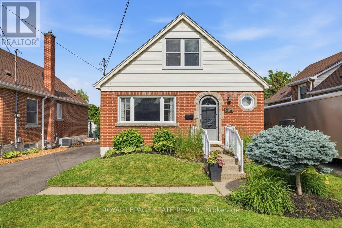216 SUMMERHILL AVENUE, Hamilton, Ontario